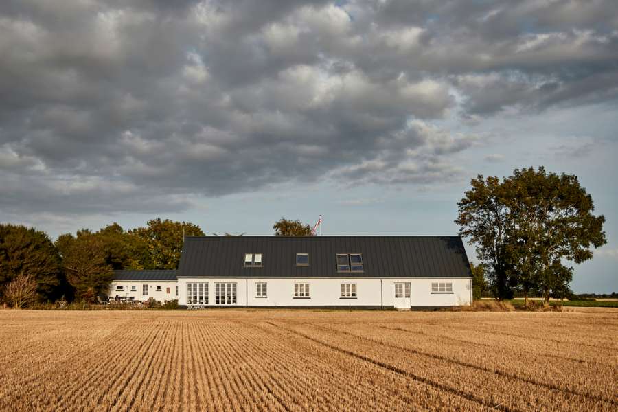 Steel profiles on “Morten Korch style” property, Ydeøvej 26, 4900 Nakskov